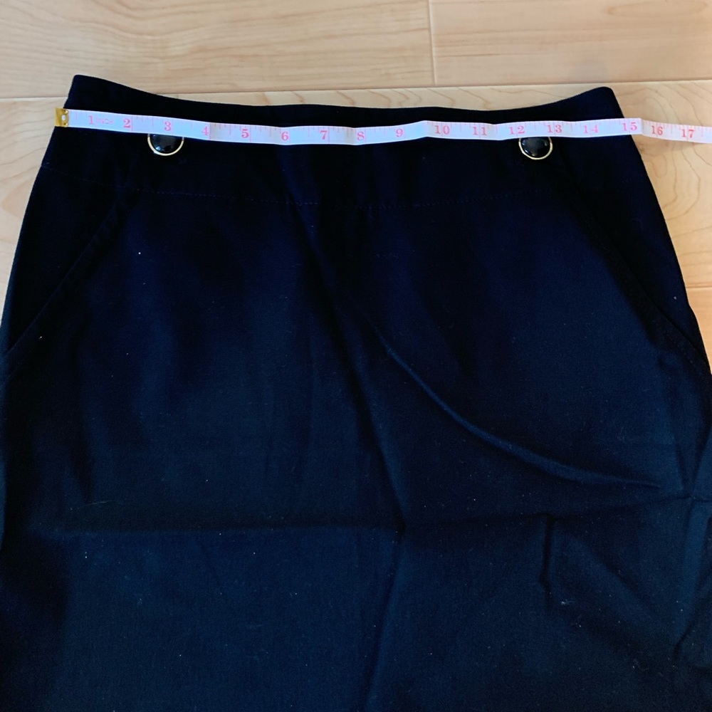 ✨HP✨ 🦋 3/$9 Banana Republic solid black pencil skirt with sailor buttons size 6 - Picture 6 of 10